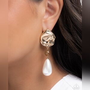 Gold-Plated Drop Earrings with White Teardrop Pearl and Amber Bead